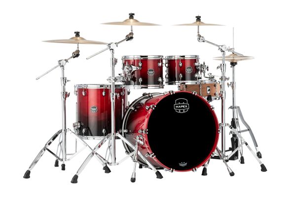 Saturn 22" x 18" Scarlet Fade