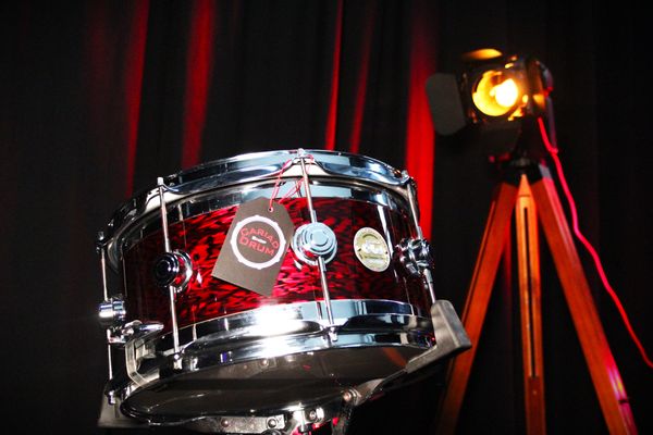 Dw 13'' x 7''Collector's Series Maple Shell Snare Drum - Red Silk