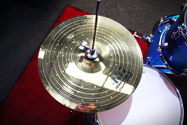 Ludwig Accent Fuse 5pc 20'' Drum Kit w/ Hardware & Cymbals - Blue Sparkle