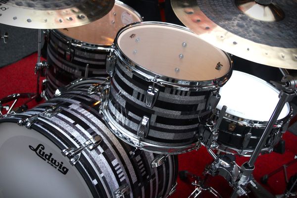 Ludwig Classic Maple - Digital Black Sparkle