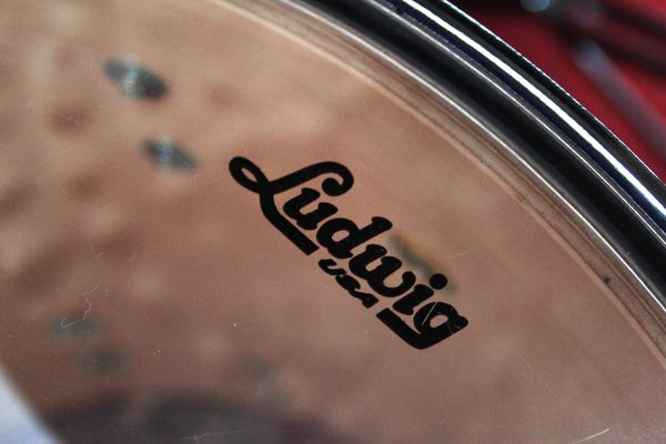 Ludwig Classic Maple - Digital Black Sparkle