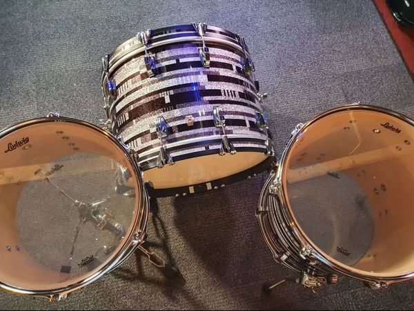 Ludwig Classic Maple - Digital Black Sparkle