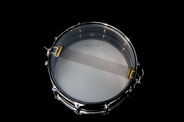 Ludwig Universal Series 14” x 5.5” Black Nickel Over Brass Snare Drum