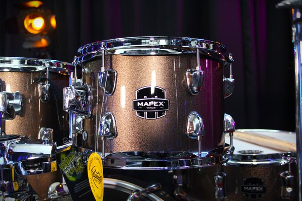 Mapex Venus 22'' 5pc Shell Pack w/ Hardware & Cymbals - Copper Metallic