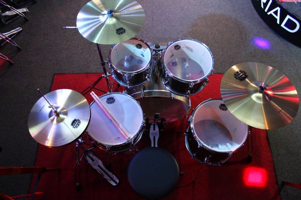 Mapex Venus 22'' 5pc Shell Pack w/ Hardware & Cymbals - Copper Metallic