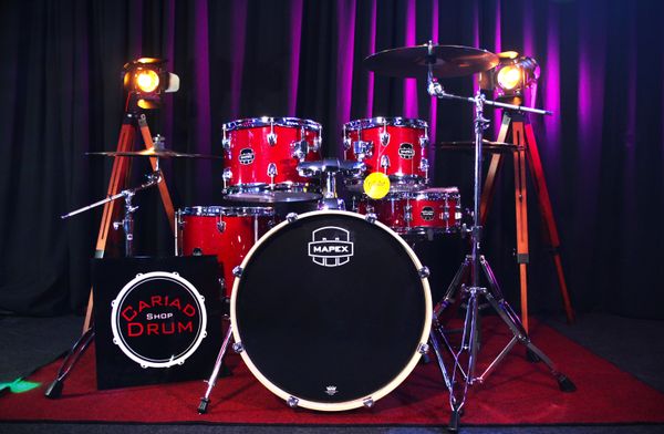 Mapex Venus 22'' 5pc Drum Kit w/ Hardware & Cymbals - Crimson Red 