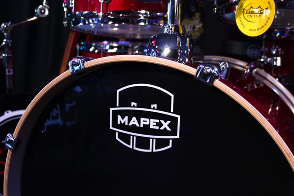 Mapex Venus 22'' 5pc Drum Kit w/ Hardware & Cymbals - Crimson Red 