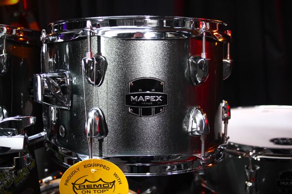 Mapex Venus 22'' 5pc Drum Kit w/ Hardware & Cymbals - Steel Metallic Blue