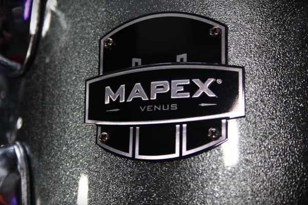 Mapex Venus 22'' 5pc Drum Kit w/ Hardware & Cymbals - Steel Metallic Blue
