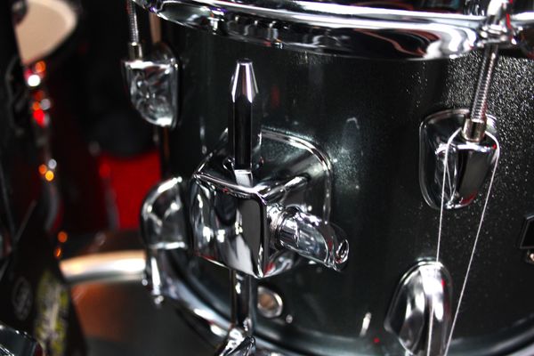 Mapex Venus 22'' 5pc Drum Kit w/ Hardware & Cymbals - Steel Metallic Blue
