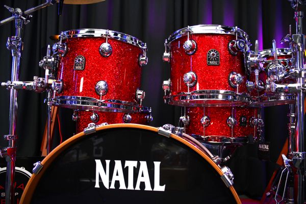 Natal Originals Maple 22'' 4pc Shell Pack w/ extra 8'' Tom & 14'' Snare - Red Sparkle