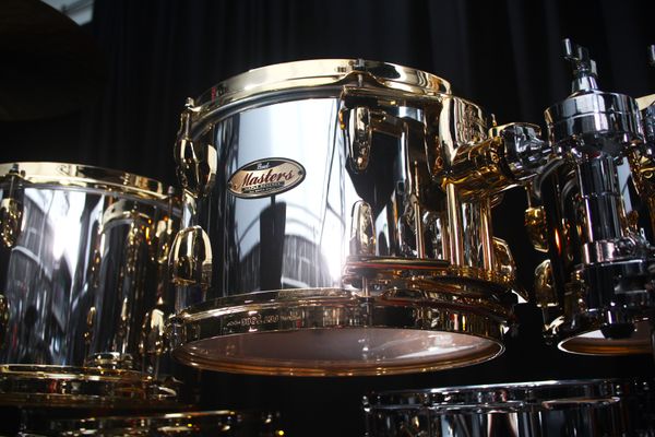 Pearl Masters Limited Edition Maple Reserve 24'' 6pc Mirror Chrome w/ Gold Hardware