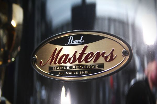Pearl Masters Limited Edition Maple Reserve 24'' 6pc Mirror Chrome w/ Gold Hardware