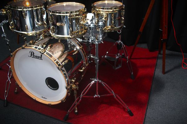 Pearl Masters Limited Edition Maple Reserve 24'' 6pc Mirror Chrome w/ Gold Hardware
